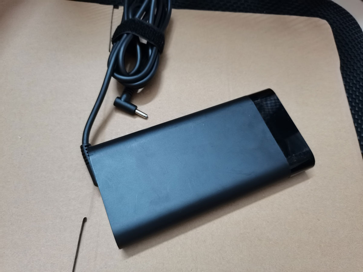 Adaptor AC OEM 19.5V 11.8A M35 - Pc Gaming Omen ulasan dan harga
